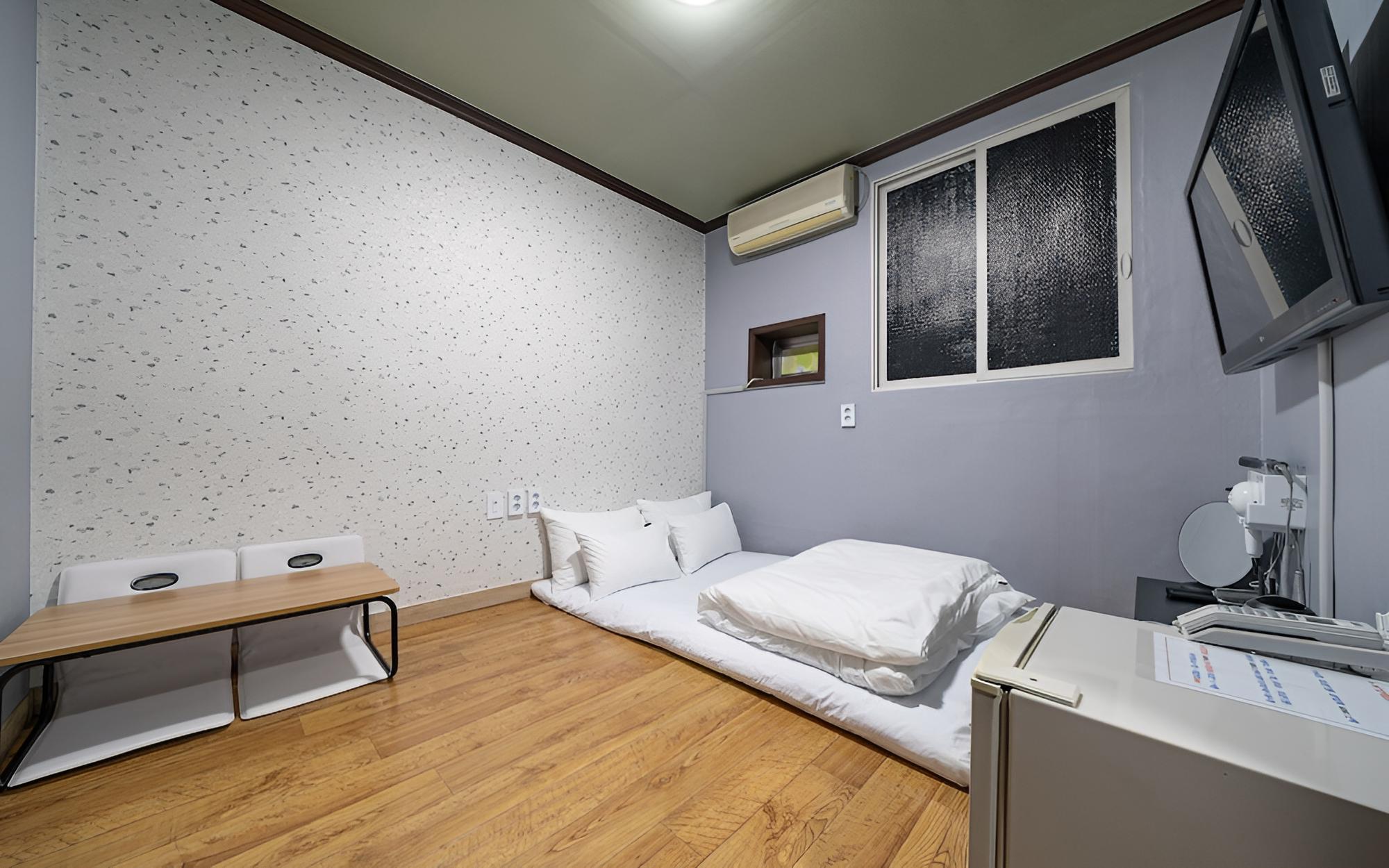 Room (Ondol-No PC (42" TV Netflix Wave YouT) photo 1