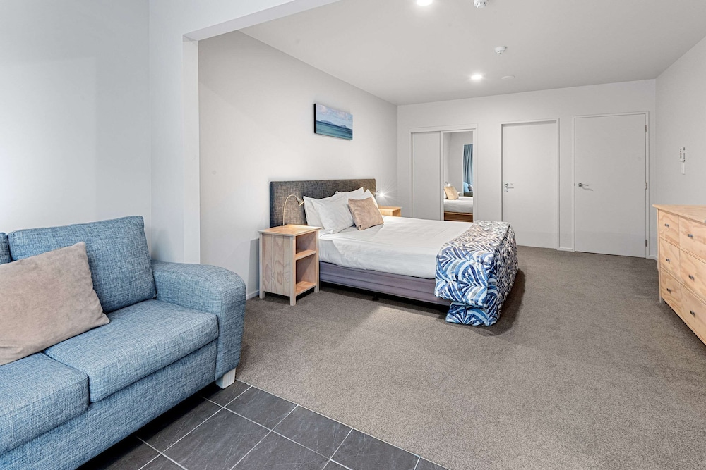 Two Bedroom Apartment - Photo 4