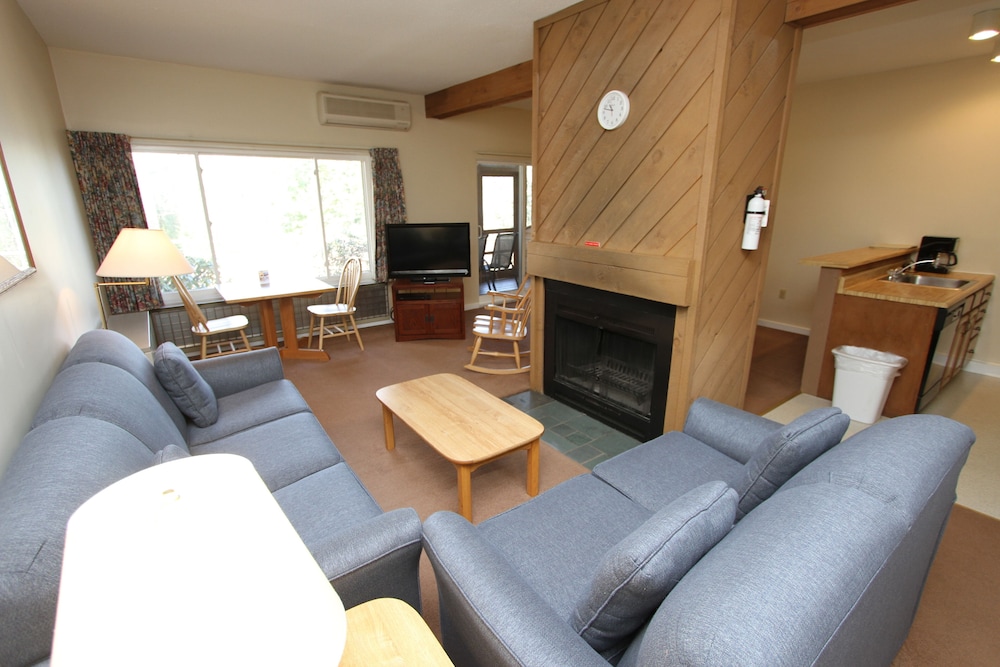 Signature Condo, Kitchen photo 3