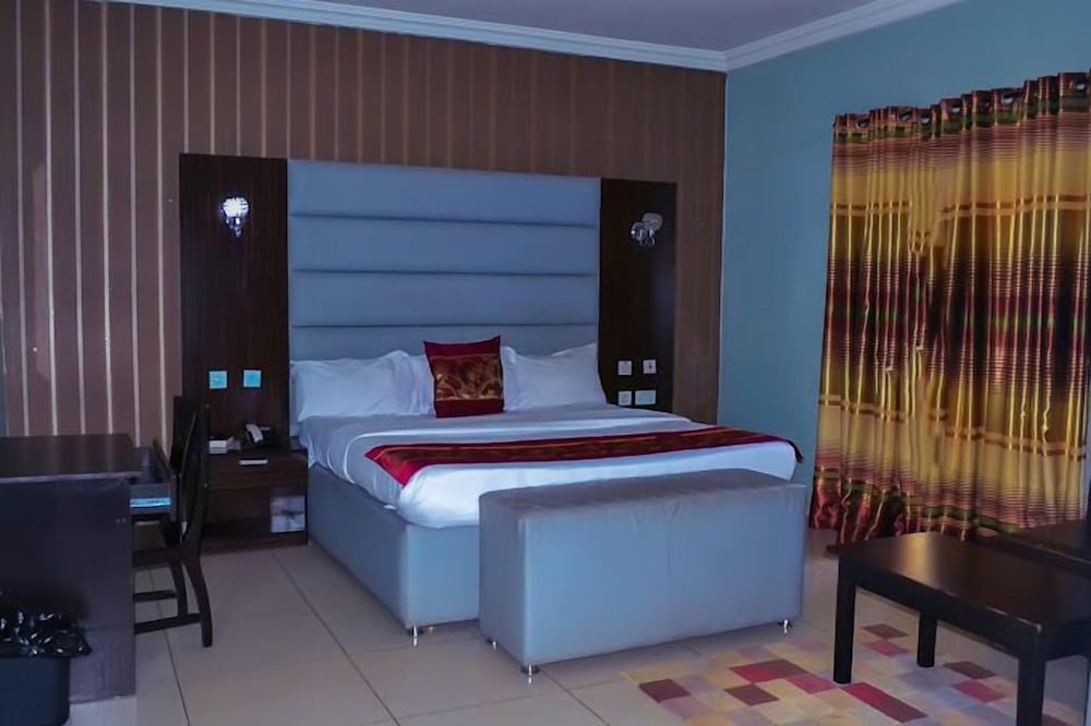 Deluxe Room, Balcony, City View photo 3
