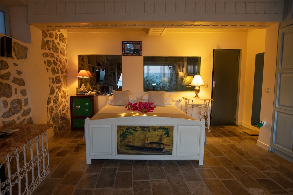 Suite with Private Garden and Private Pool