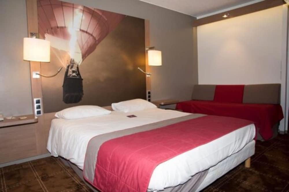 Classic Room, Multiple Beds - Photo 15