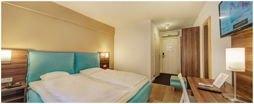 Twin Room - Photo 1