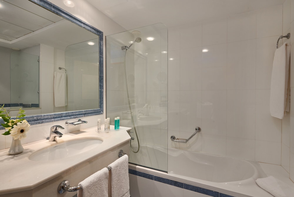 Double Room, Sea View (Pool View) - Photo 5