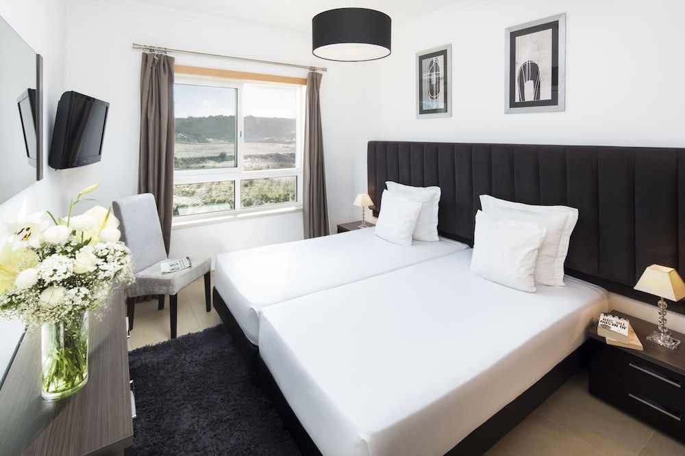 Deluxe Apartment, 2 Bedrooms, Sea View, Sea Facing photo 3