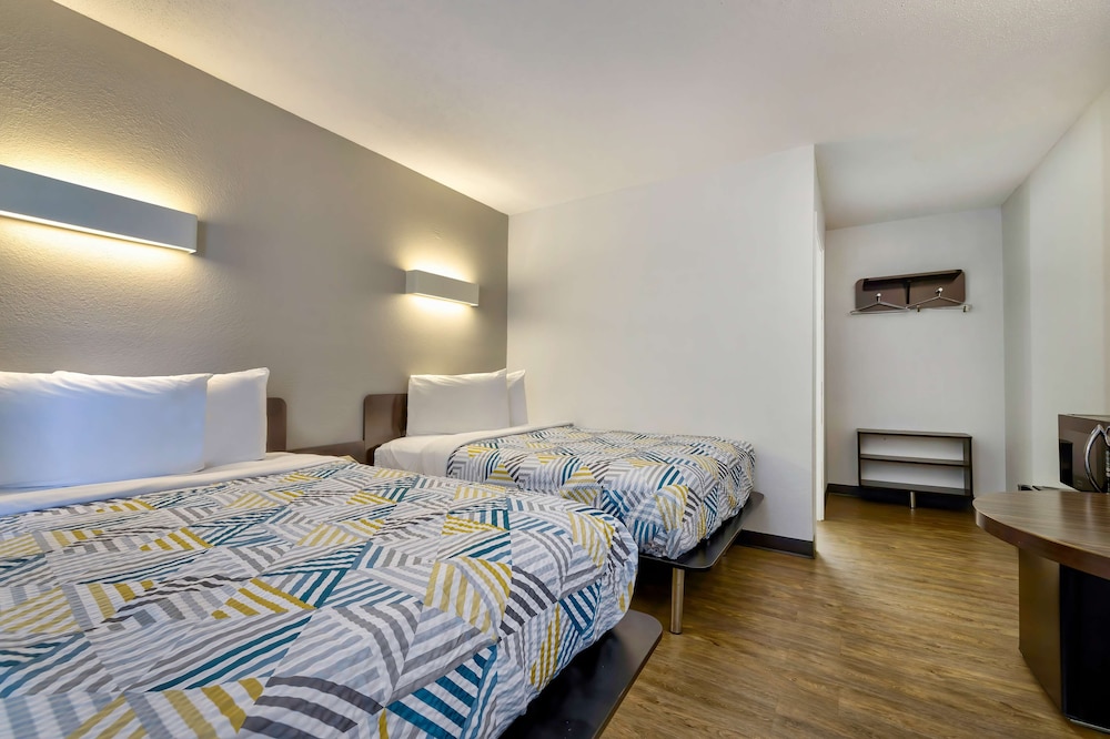 Standard Room, 2 Double Beds, Accessible, Non Smoking photo 1