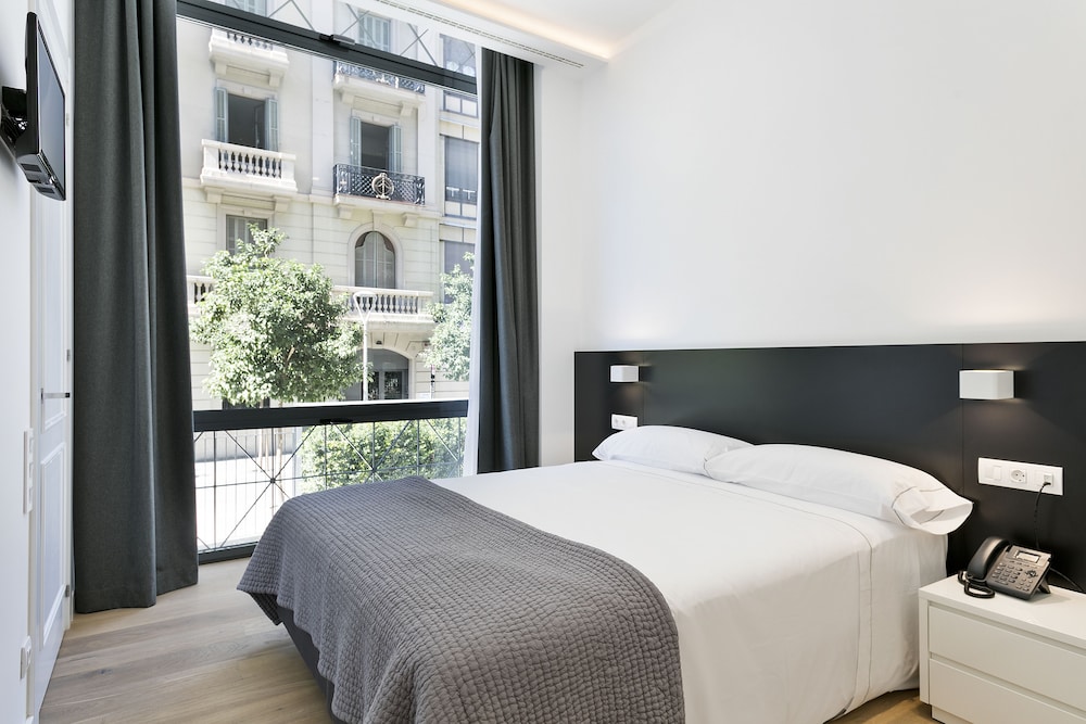 Superior Apartment, 2 Bedrooms, 1 or 2 Bathrooms photo 2