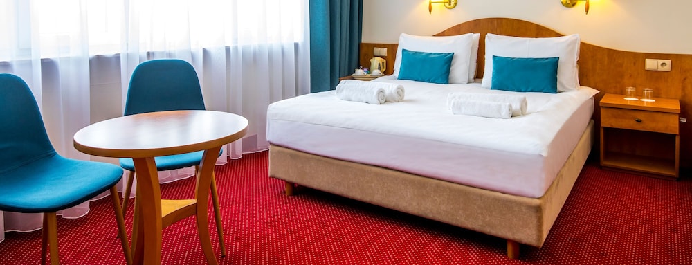 Luxury Room, 1 King Bed, Non Smoking - Photo 7