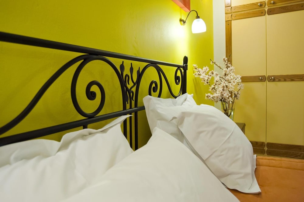 Double Room - Photo 5