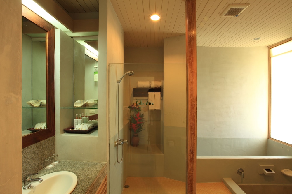 Deluxe Pool Access - Photo 7