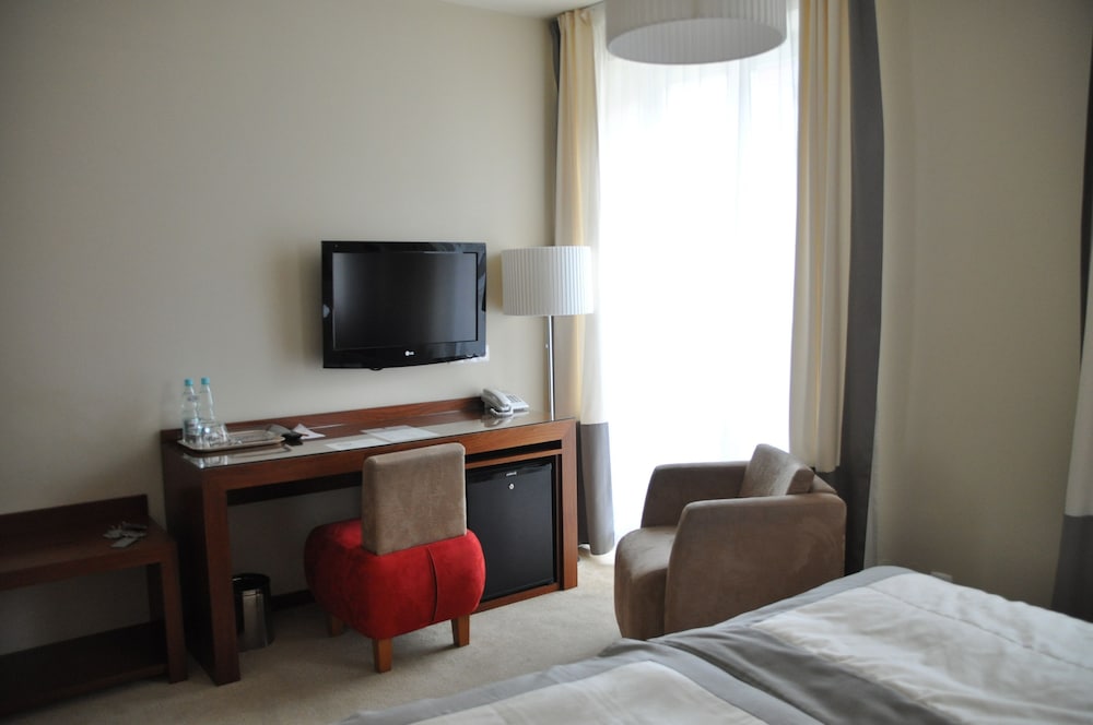 Double or Twin Room (with extra bed) photo 1