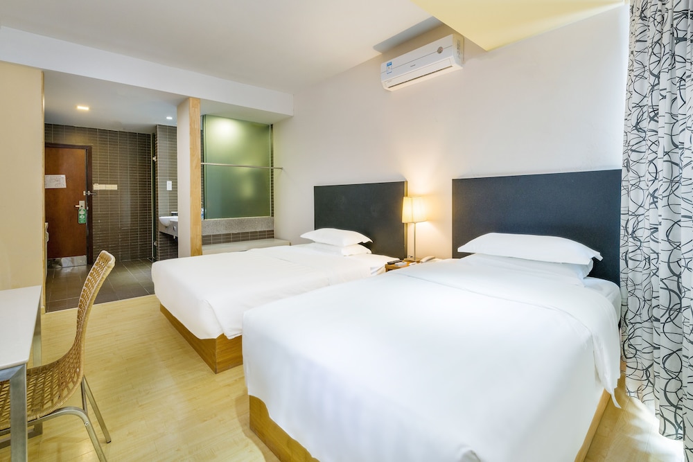 Comfort Twin Room photo 2
