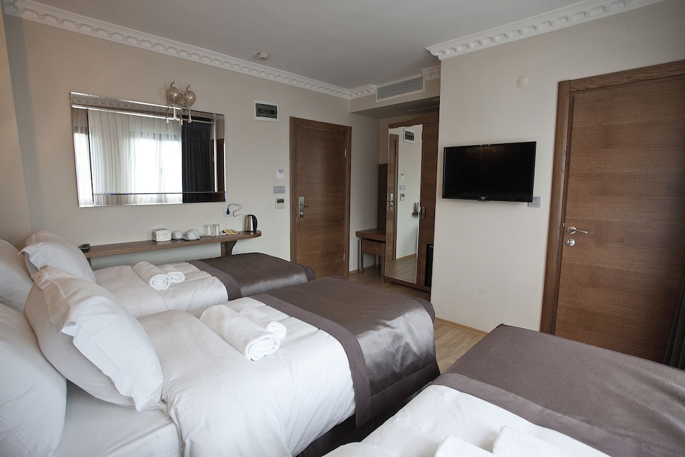 Triple Room, Balcony photo 2