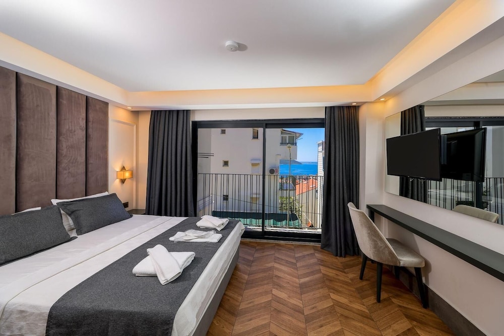 Standard Room, Partial Ocean View
