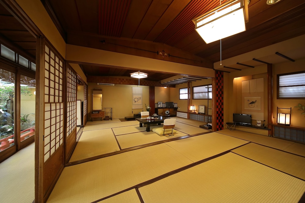 Japanese Style Superior Room with Shared Bathroom (KIRI) photo 1