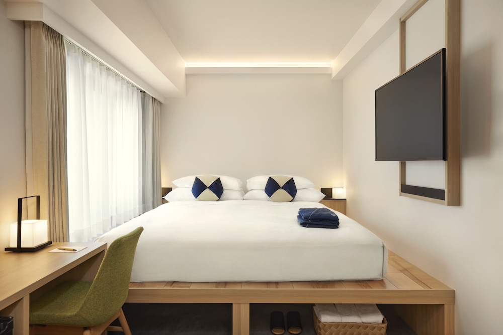 Room, 1 King Bed, Accessible - Photo 13