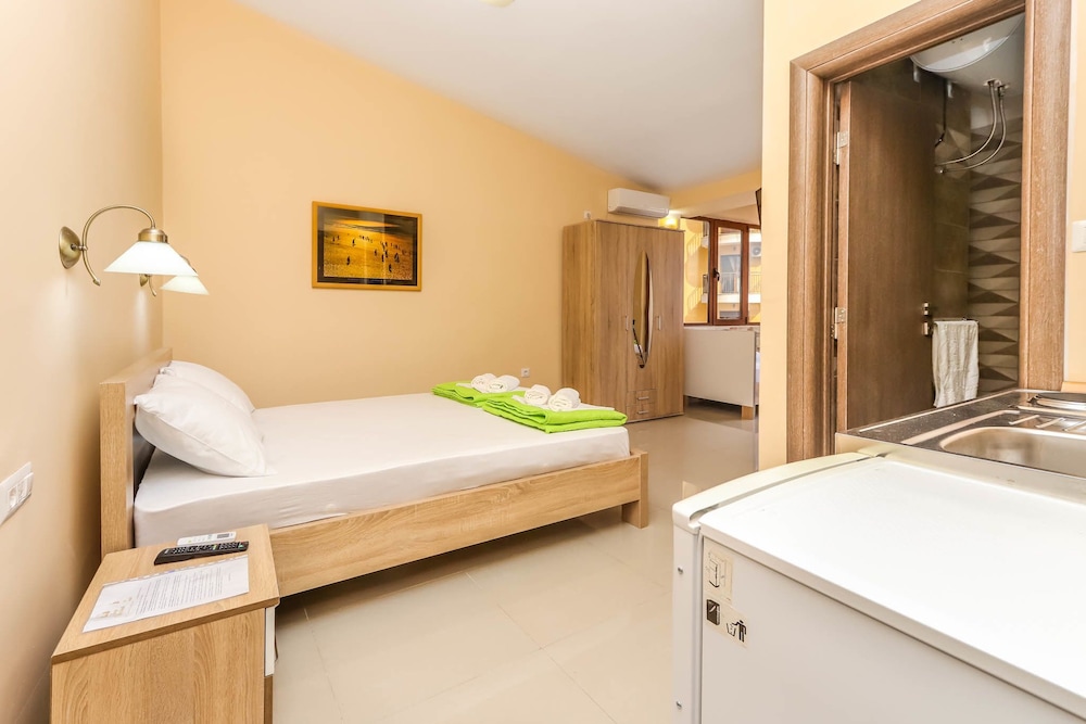 Deluxe Quadruple Room (A) photo 2