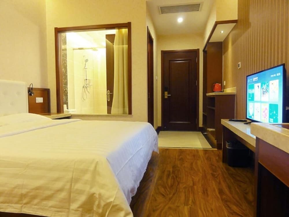Standard Double Room, No Windows photo 1