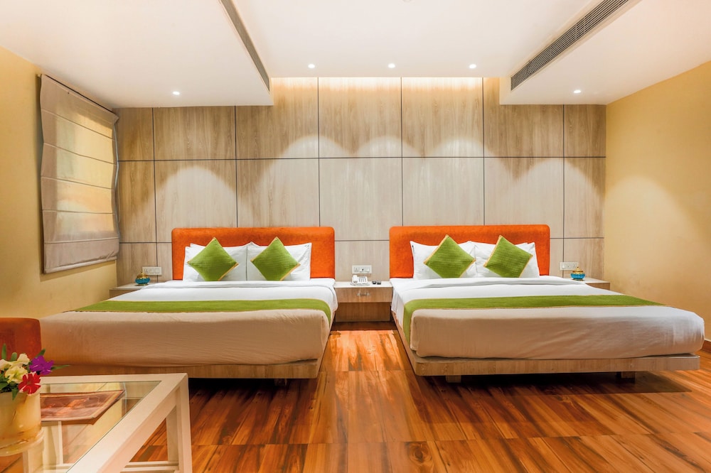 Golden Family City View Suite - Photo 12