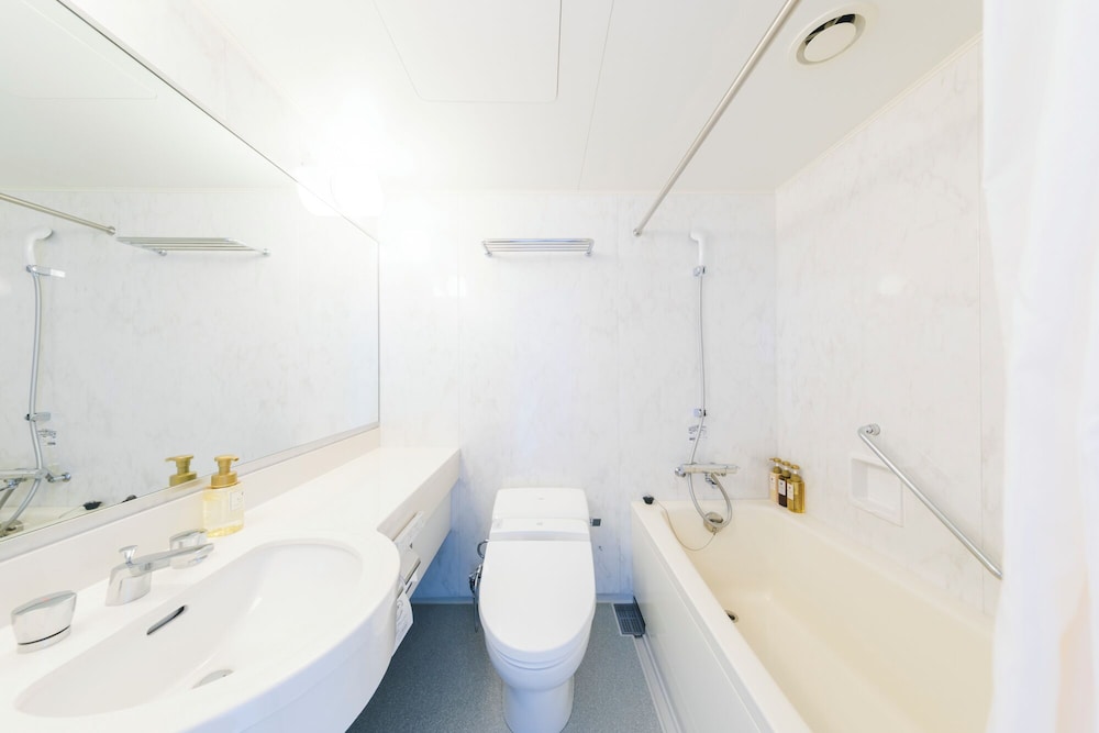 Top Floor Triple Room, Non Smoking, Ocean View (Main Building) photo 2