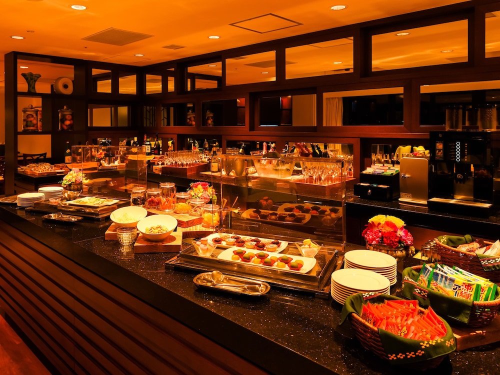 Premium Club Harbor (With Lounge Access) - Photo 6