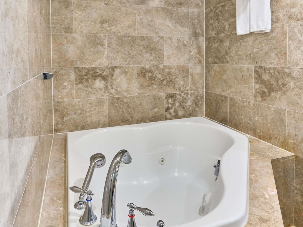Suite, 2 Double Beds - Photo 4