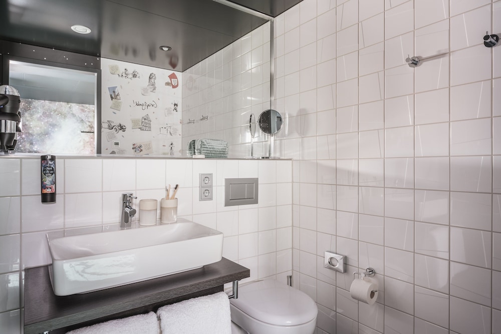 Premium Room - Photo 6