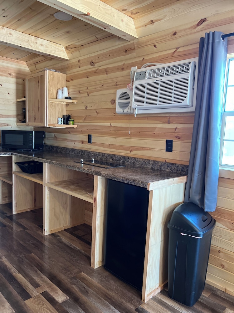 Standard Cabin, 1 Bedroom  No Pets photo 2