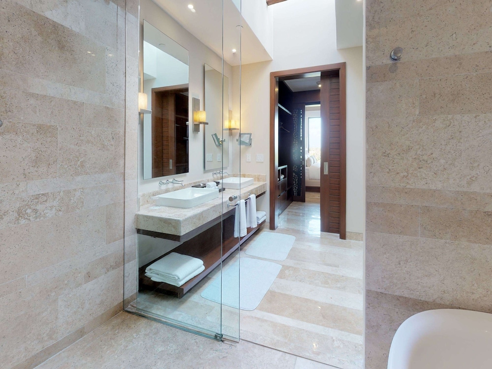 Villa, 3 Bedrooms (Middle floor) - Photo 1