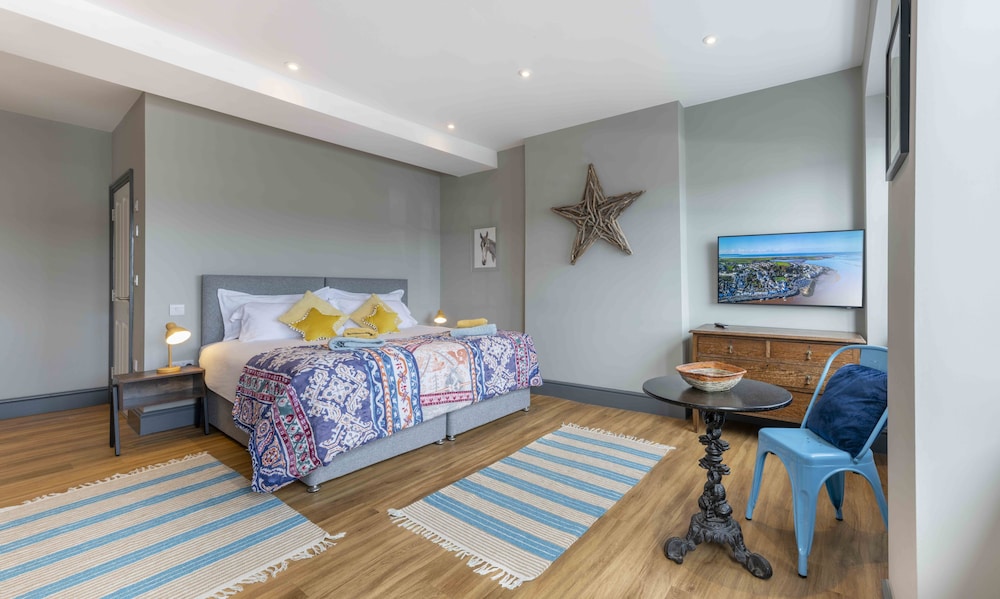 Double Room, Ensuite, Partial Sea View photo 2