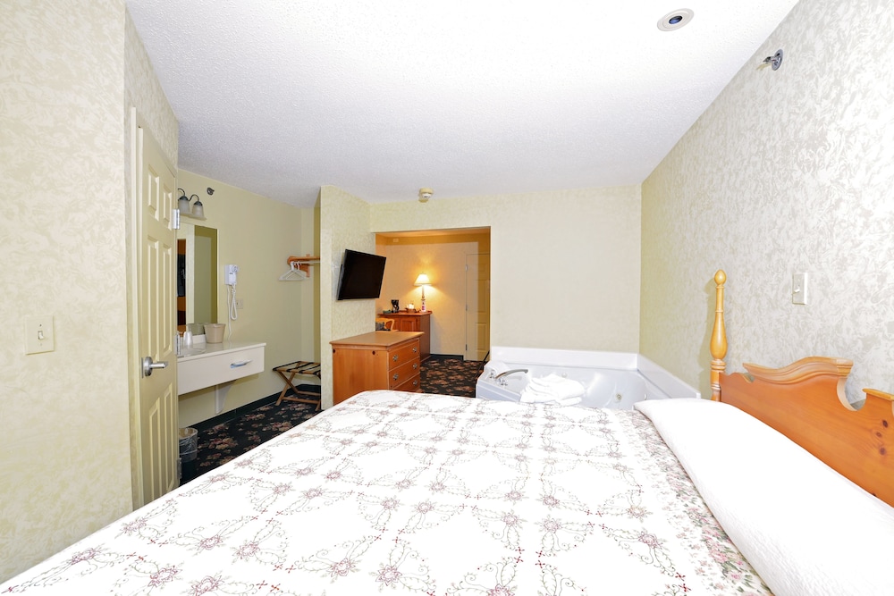 Standard Room, 1 King Bed with Sofa bed, Jetted Tub