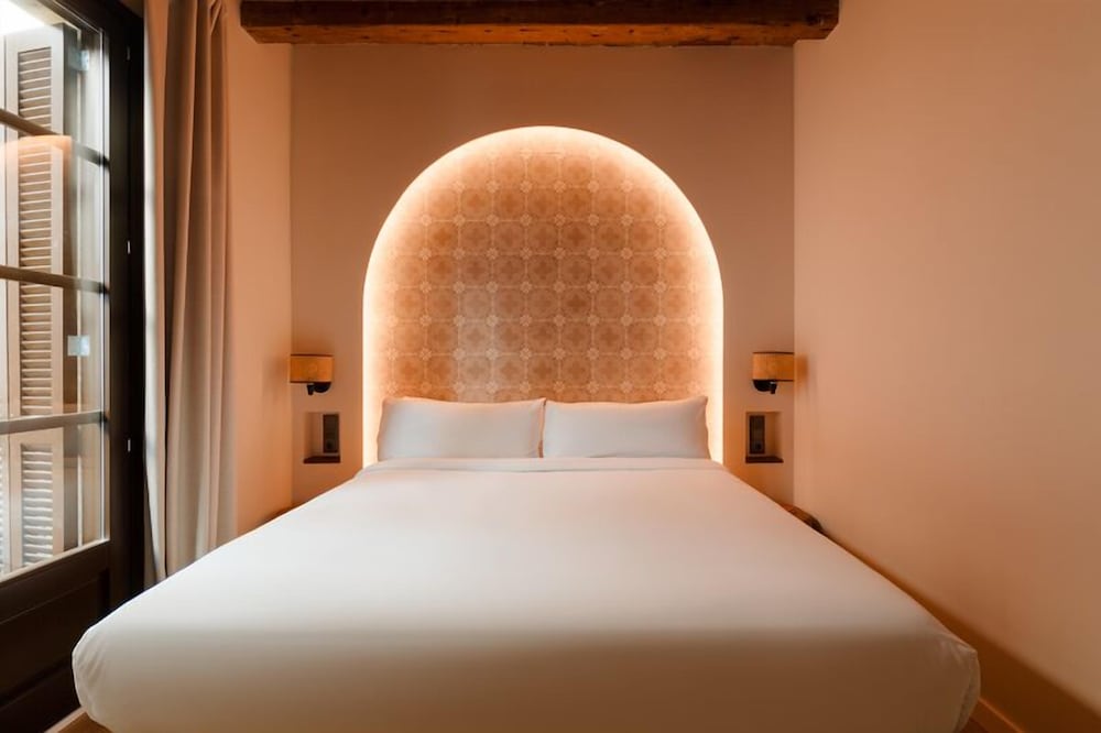 Standard Double Room, City View photo 3