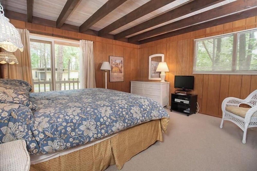 House, Multiple Beds, Kitchen, Garden View (ROBINS LANE 20)
