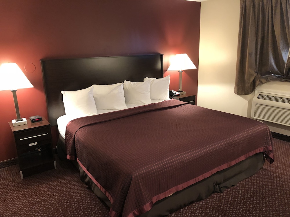 Deluxe Room, 1 King Bed - Photo 1