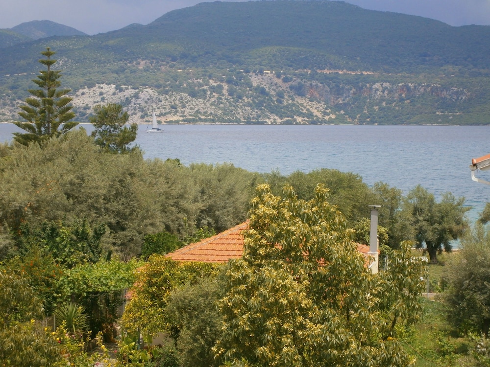 Deluxe Double Room, Sea View photo 3