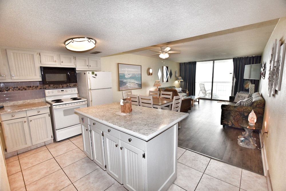 Condo, 3 Bedrooms photo 1
