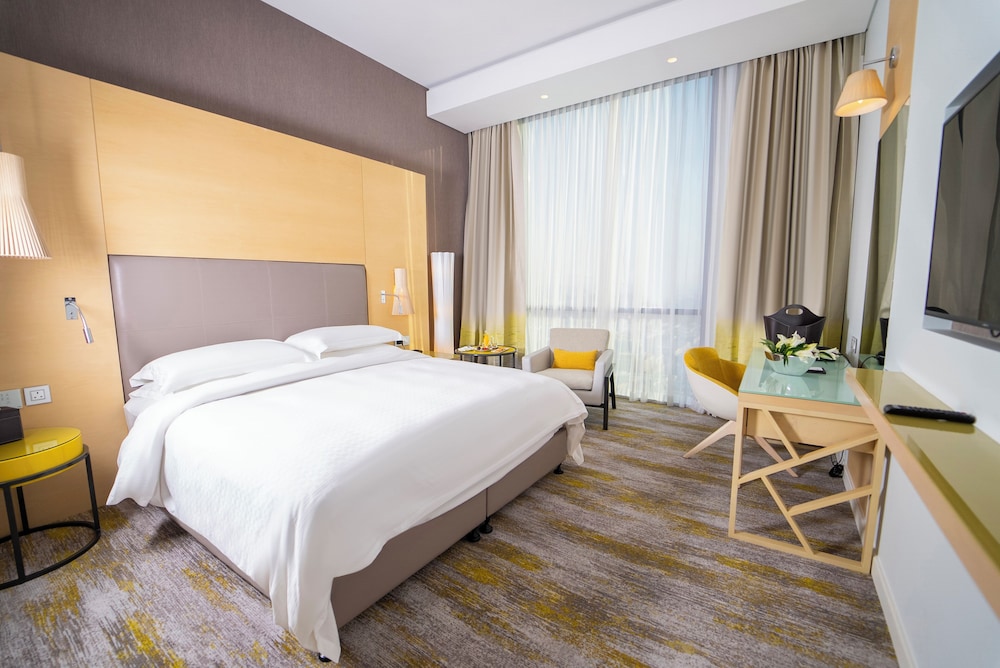 Suite, 1 Bedroom, Club Lounge Access, Sea View photo 2