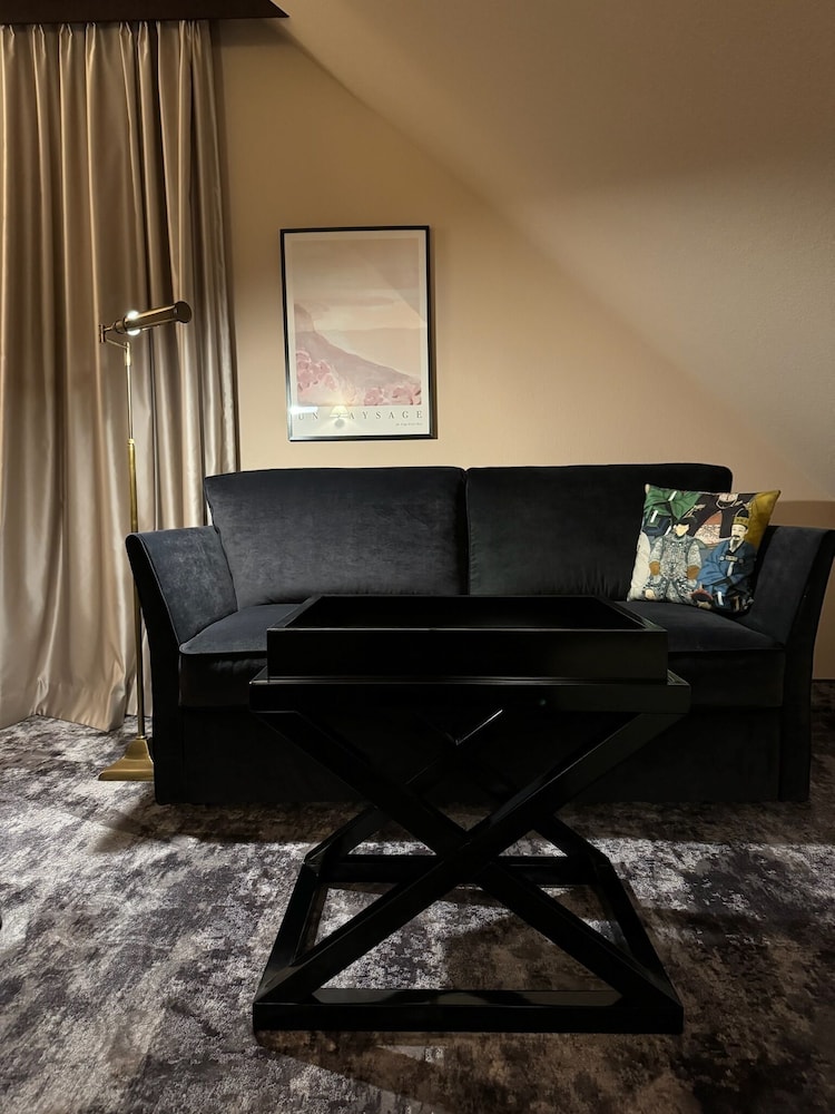 Signature Studio Suite photo 2