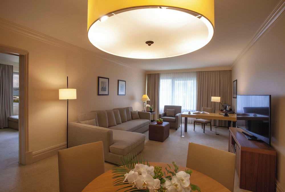 Grand Suite, 1 King Bed thumbnail 6