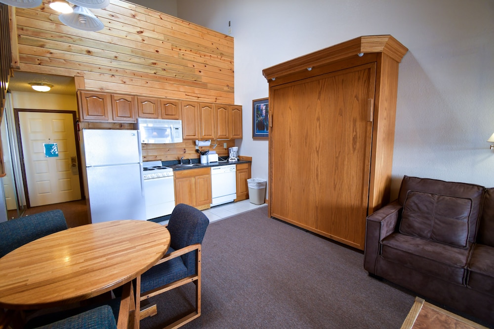 Loft (No Air Conditioning) - Photo 15
