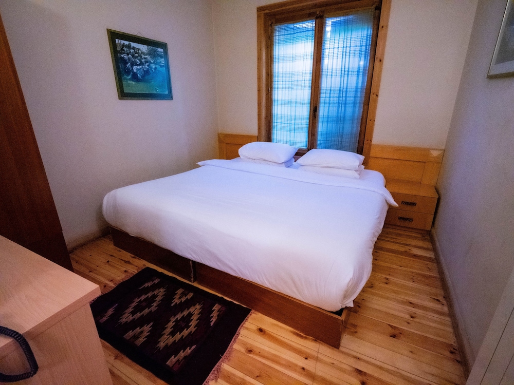 Classic Double Room, Bathtub, Valley View photo 2