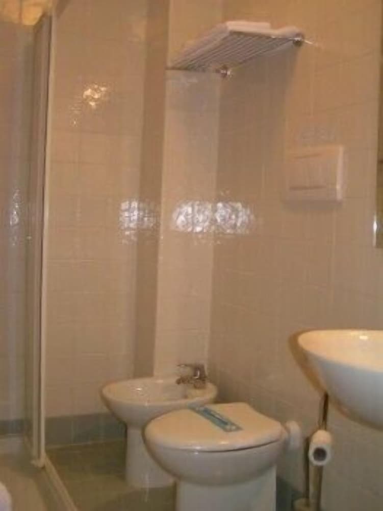 Double or Twin Room with Extra Bed photo 2