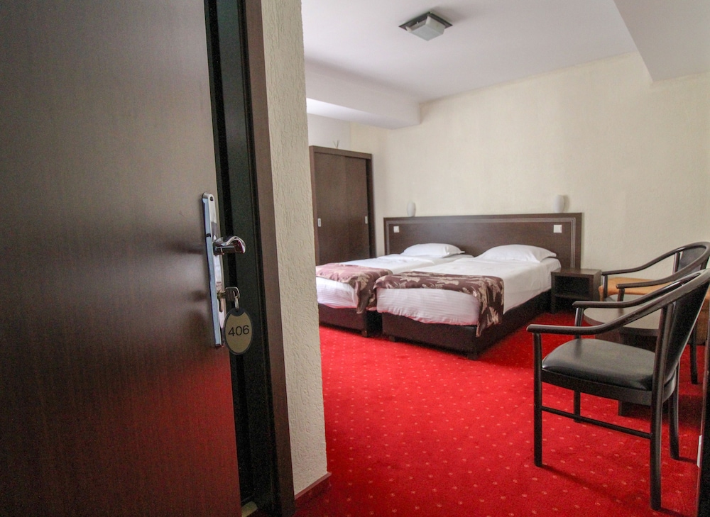 Standard Twin Room, Non Smoking photo 3