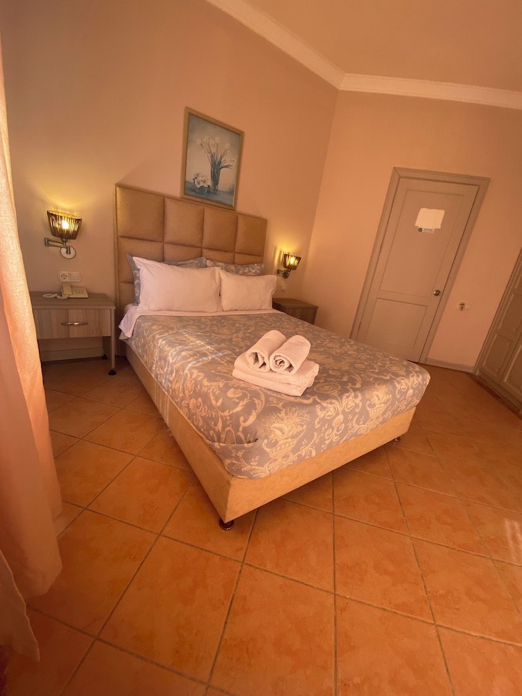 Standard Double Room, Garden View photo 2