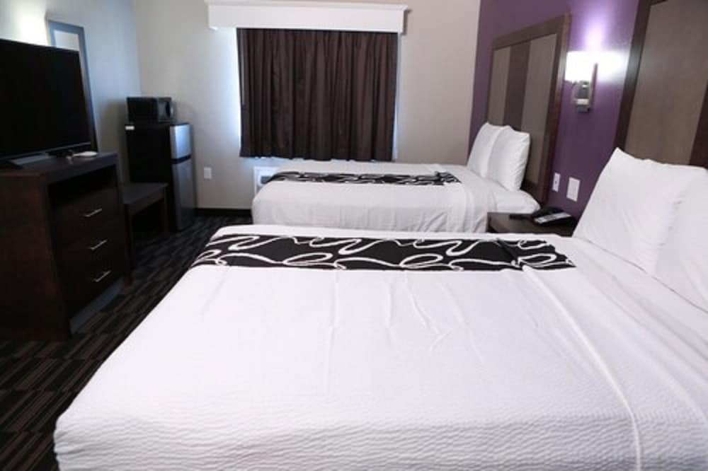 Suite, 2 Queen Beds, Accessible photo 3