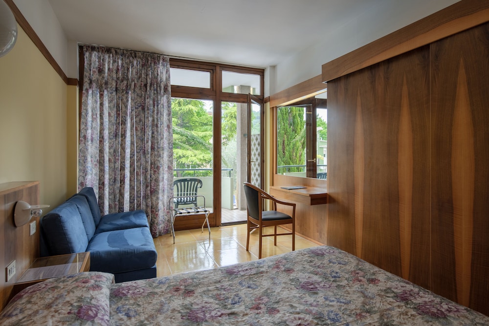 Standard Double Room - Photo 4