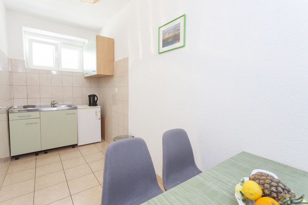 Apartment, 2 Bedrooms, Kitchen photo 3
