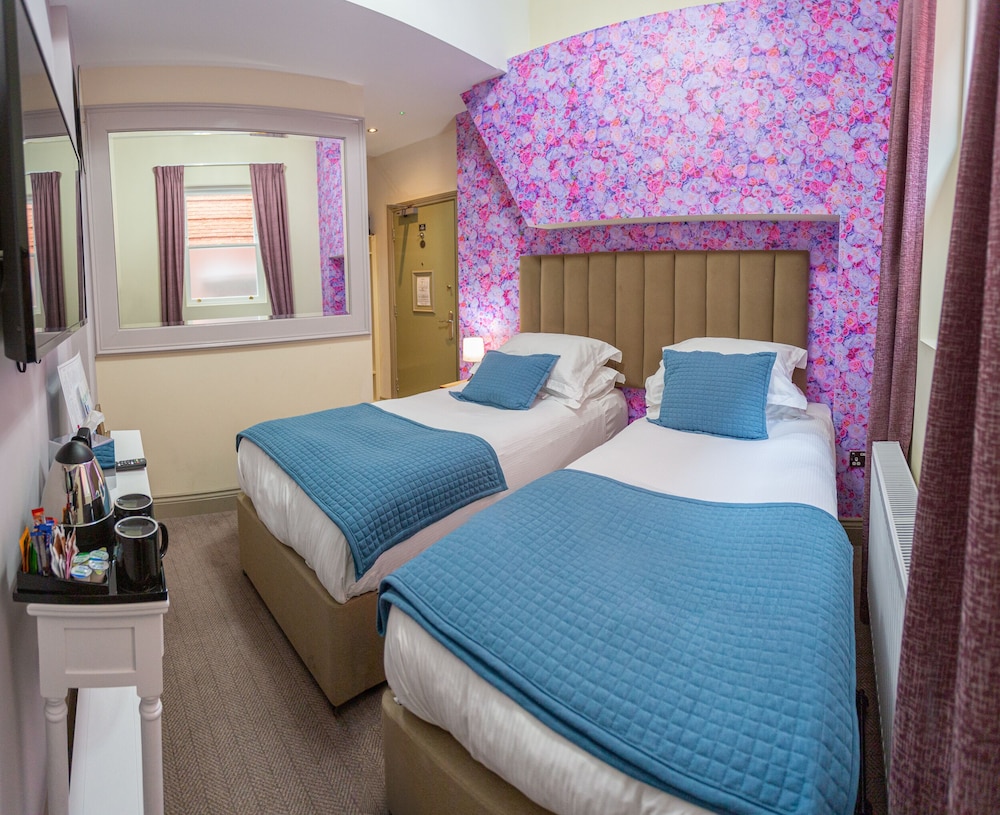 Superior Double or Twin Room, Ensuite photo 1