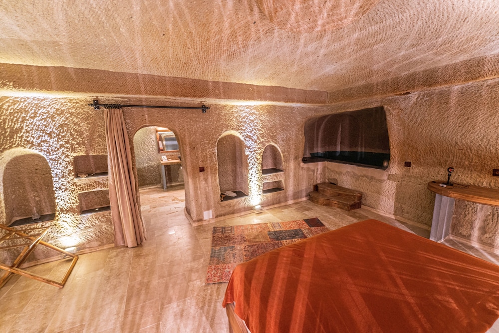 Grand Suite, 1 King Bed with Sofa bed, Jetted Tub photo 2