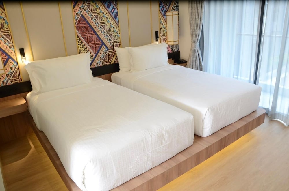 Deluxe Twin With Balcony